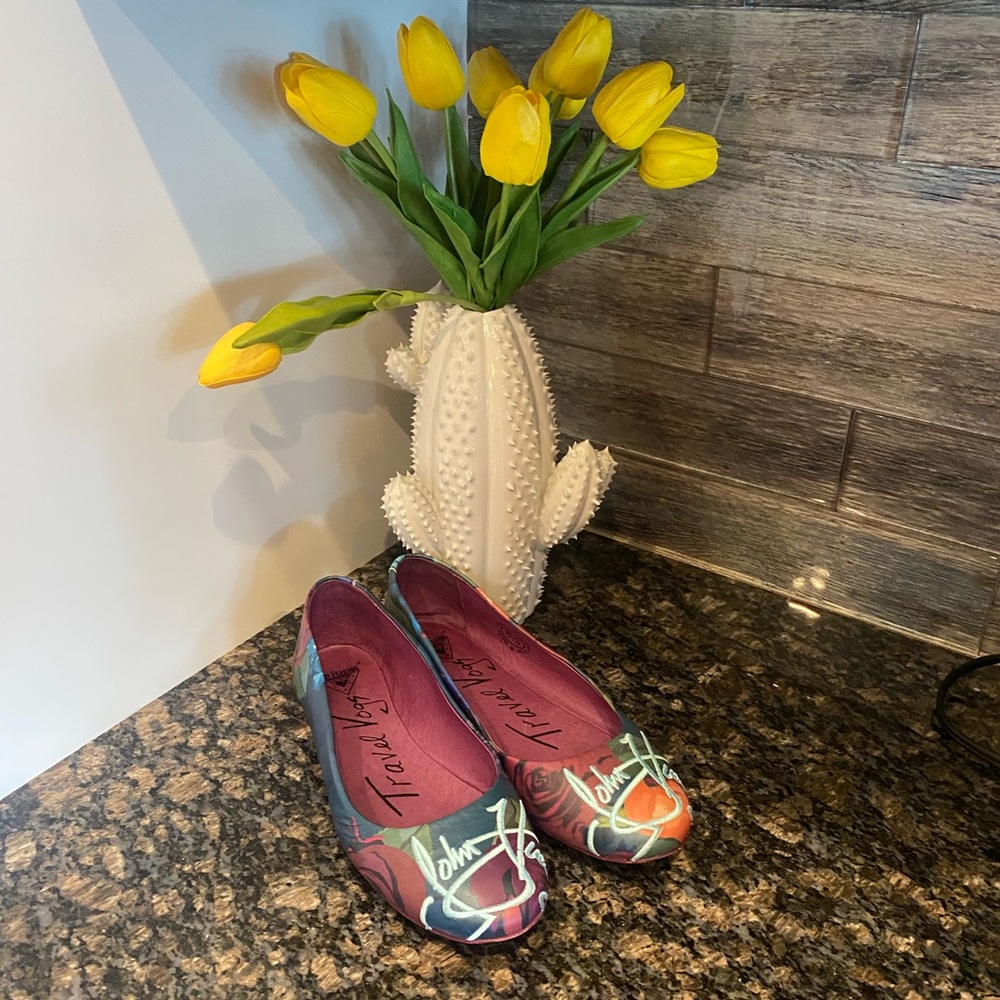John Fluevog Vibrant Travel Vogs (Fits Like 7-7.5) - Picture 6 of 8